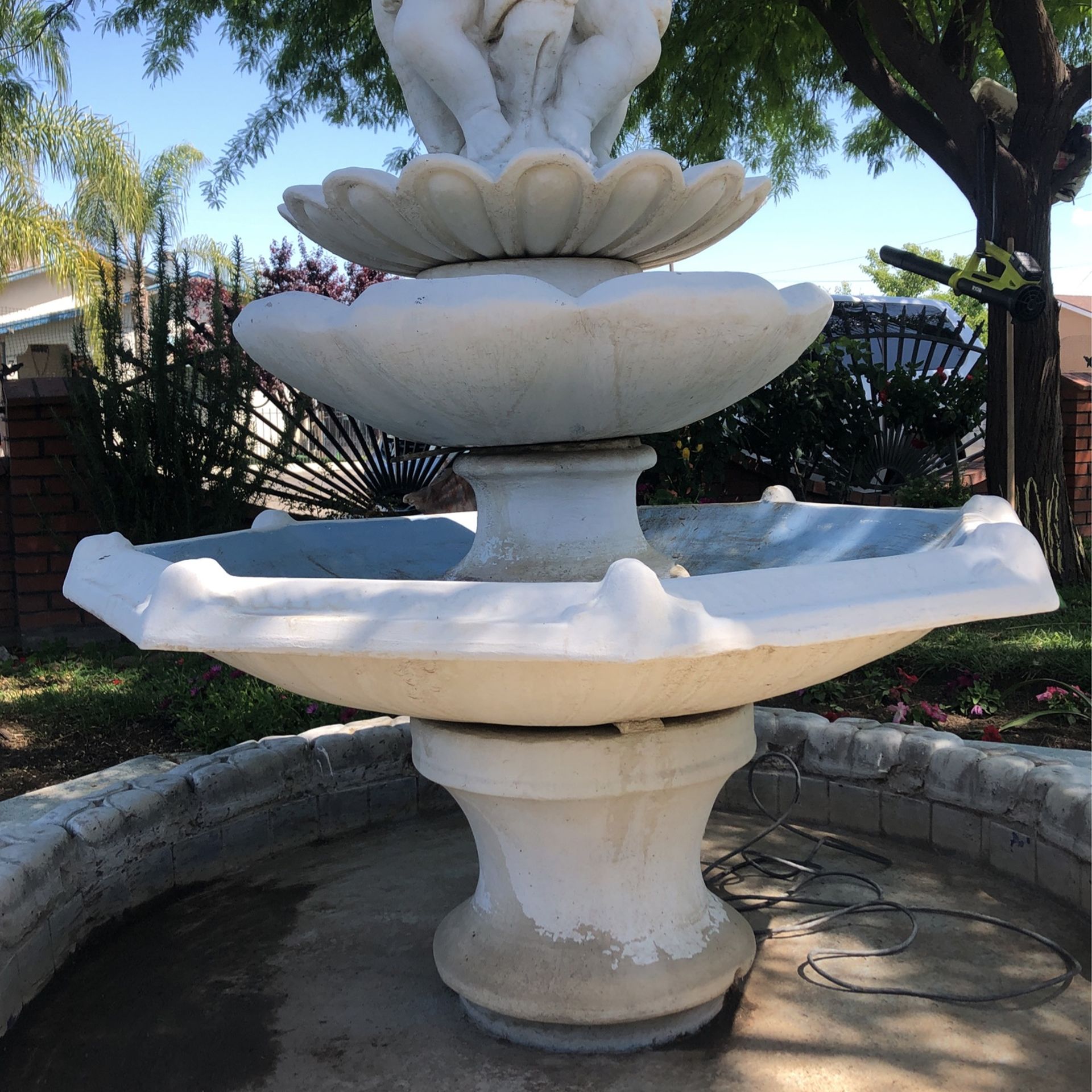 WATER FOUNTAIN 7FT TALL