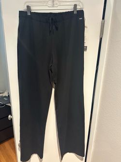 Vuori NWT women’s long pants