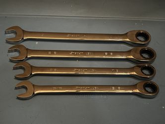 Snap-on Tools 4 pc SAE Flank Drive® Plus Non-Reversible Ratcheting Combination Wrench Set (13/16-1")