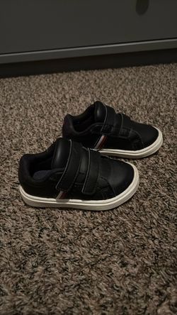 Tommy Hilfiger baby shoes Size 5