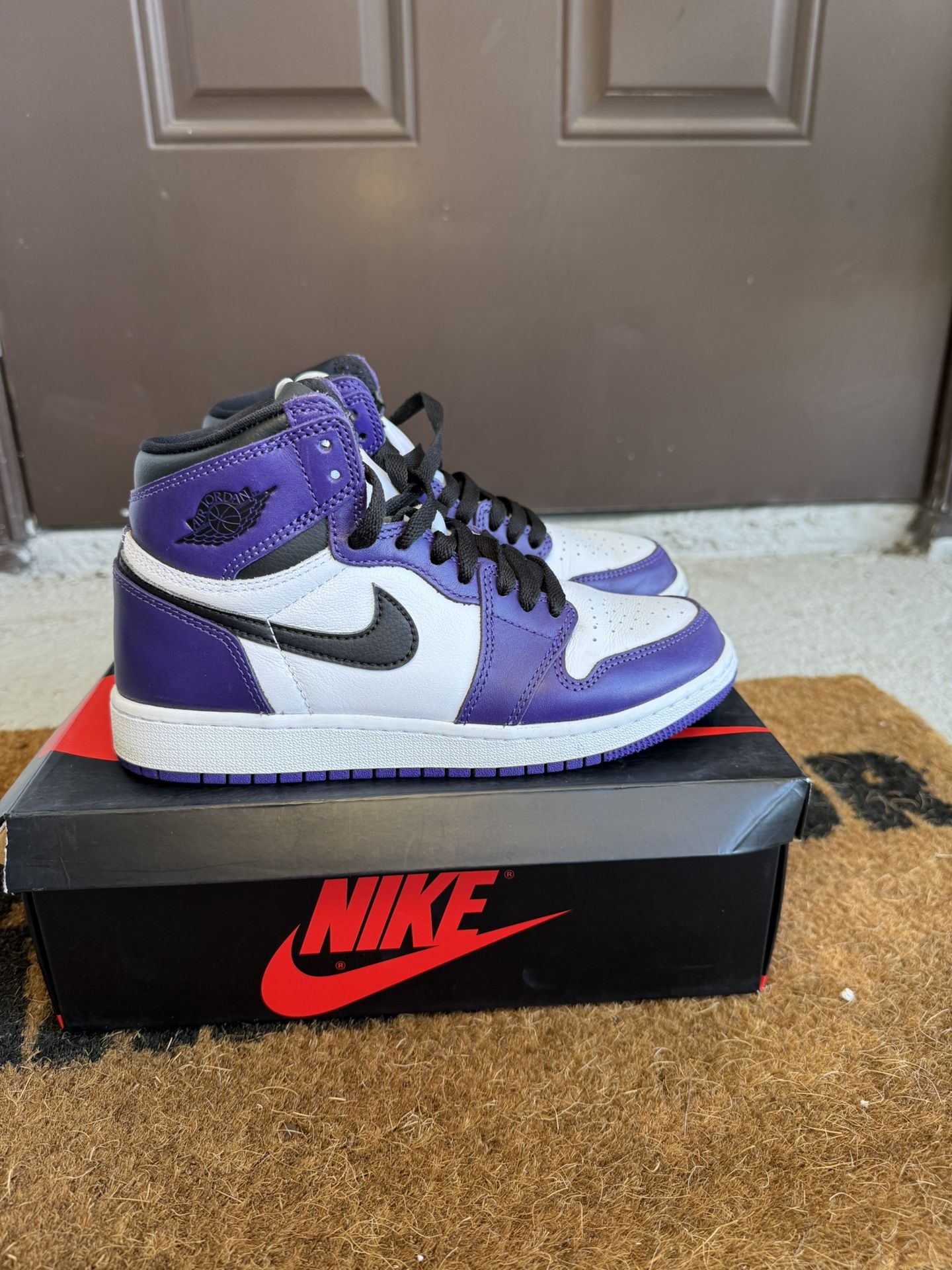 Jordan 1 Court Purple
