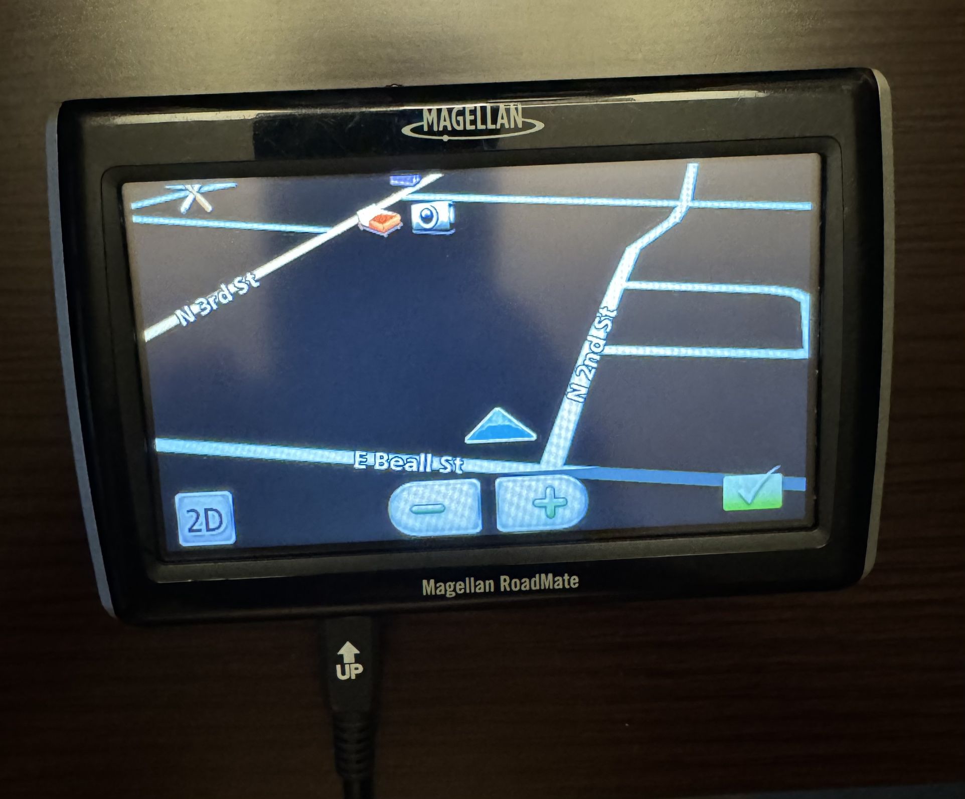 Magellan GOS RoadMate 1470 4.7 Touchscreen W Cord And Case