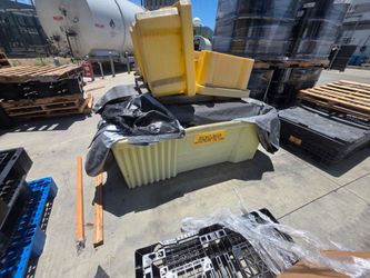 Containment Pallet
