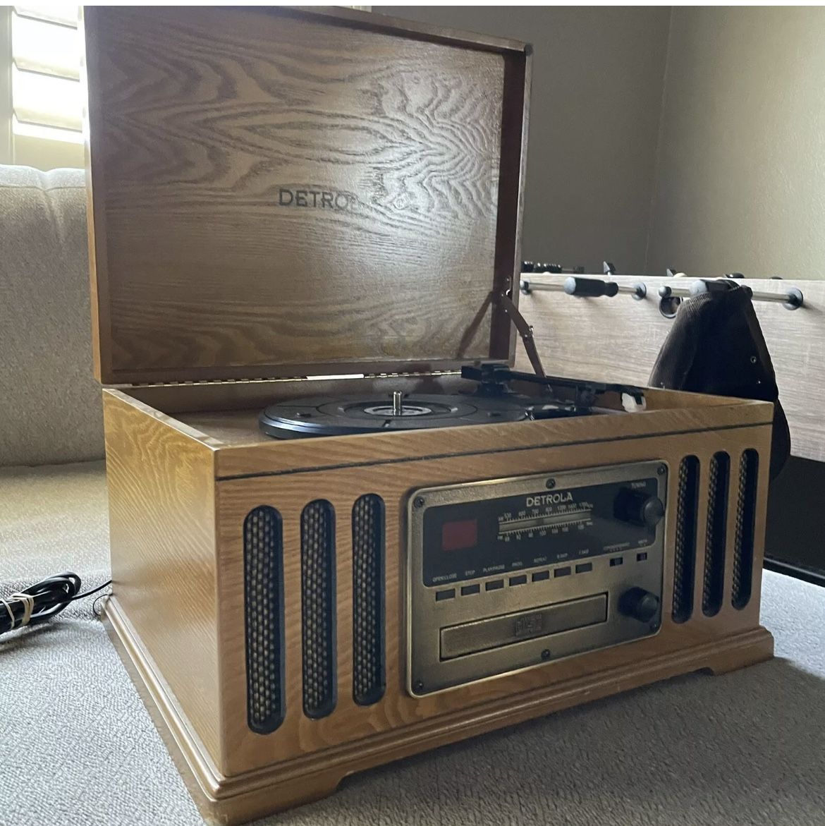 Detrola KM837 Record/CD/AM/FM/Cassette player 80's 90's Oak