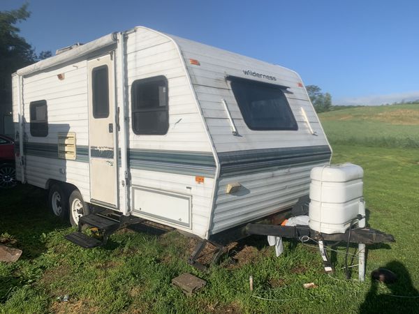 19 ft wilderness travel trailer