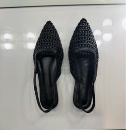 Women’s Woven Sandals !