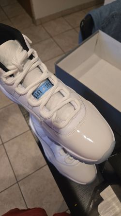 Jordan 11s legend blue 💙 size 9.5