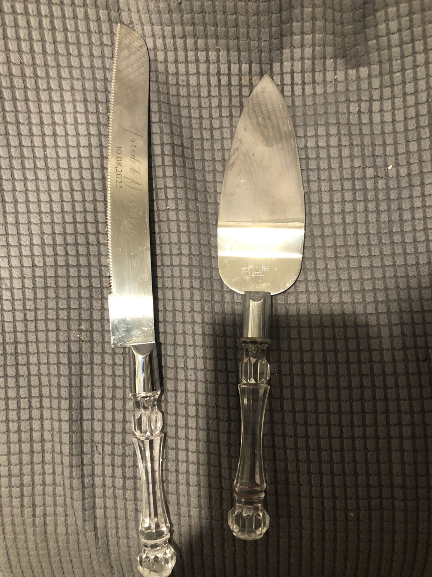 wedding cake knife and spatula