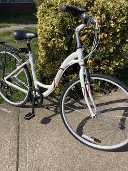 Fuji crosstown best sale 4.0 womens bike