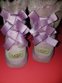 Ugg boots for girl size 7