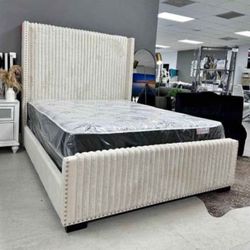 Queen Bed Fur Boucle 😍 💕