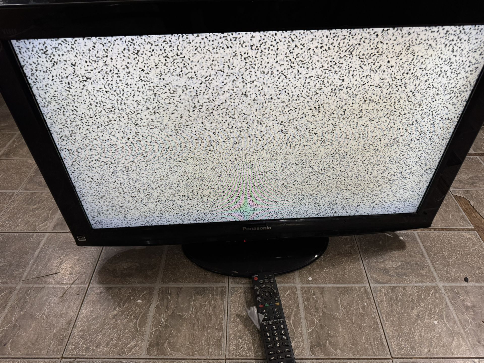Panasonic 32” Tv