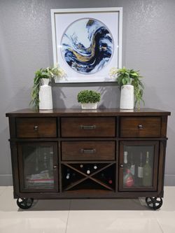 Dining Server / Bar / sideboard / buffet table