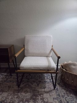 Accent chair