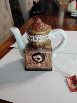 Vintage the old grind coffee grinder teapot 4"