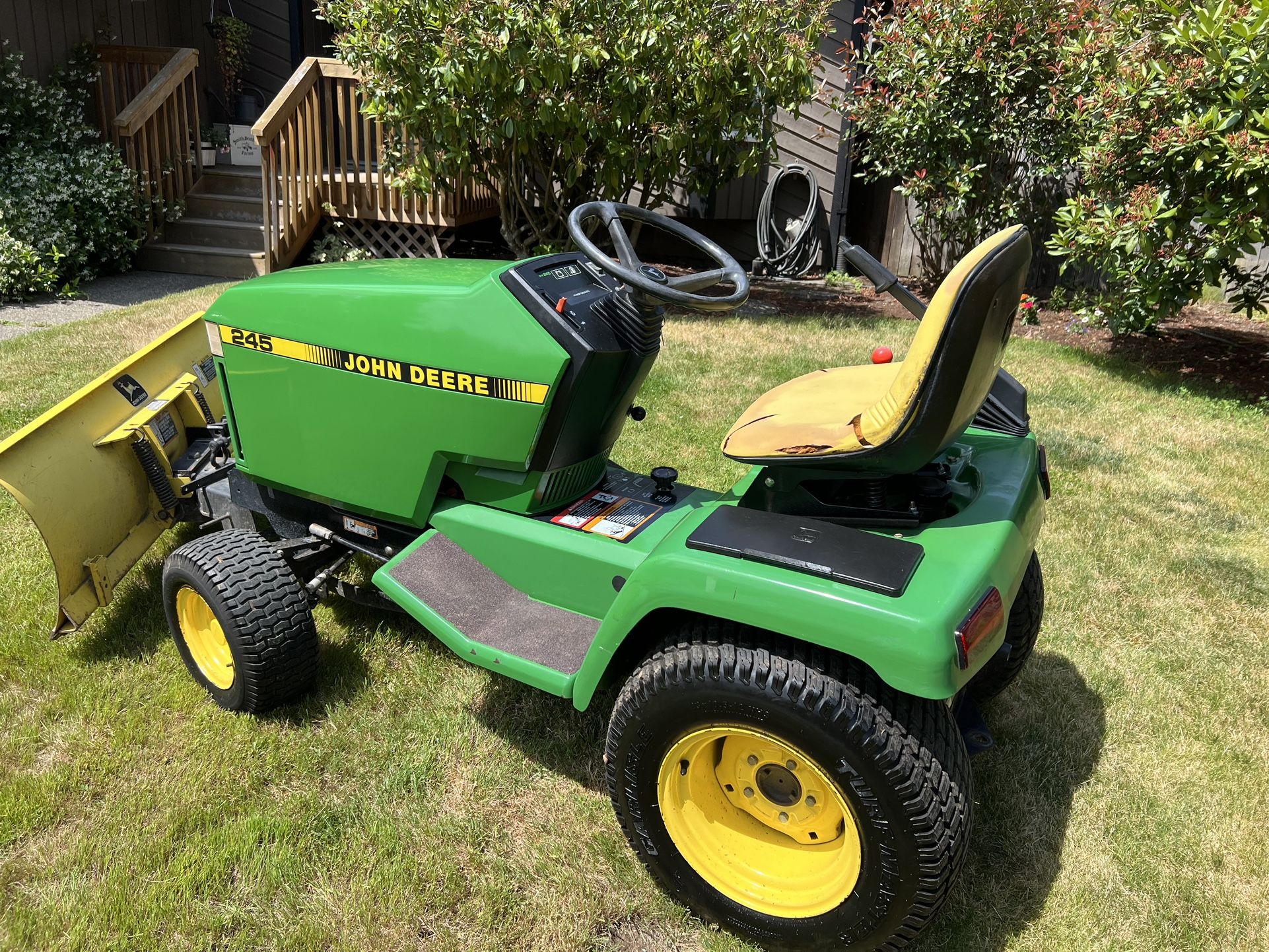 John Deere 245