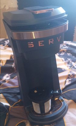 Single serve pod coffee maker