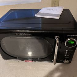 Nostalgia Countertop Microwave