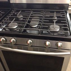 Samsung Gas Stove W / Convention Oven 