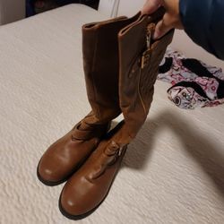 Womens Brown Boots Size 7.5 Nice