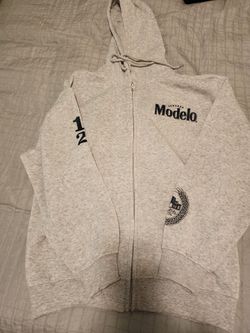 Modelo sweater