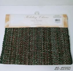 Green table runner tablecloth.    (I)