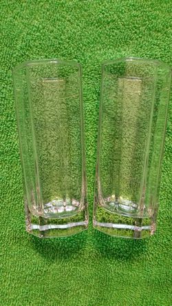 Pair of slim glass drinking glasses