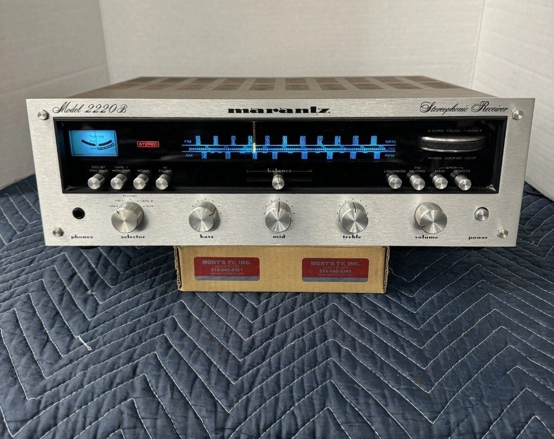Vintage Marantz 2220B Stereophonic Receiver