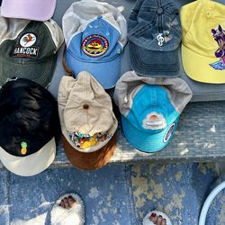 Collection of 30 collectible baseball cap s