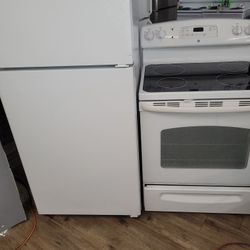 Electric Stove / Refrigerator   Like  New, We Are Located Att  1749 E Main St Bridgeport Ct 