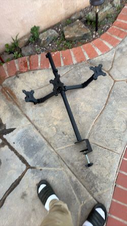 3 Monitor Desk Mount