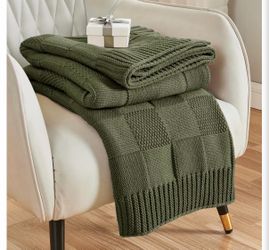 Throw blanket