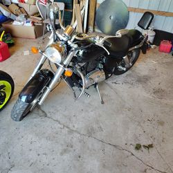 2004 Honda Shadow 