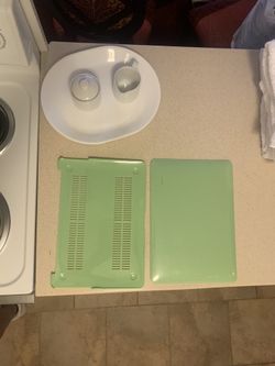 Mac Book Pro 16” inch green case