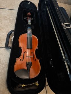 Robertson and sons 1/2 violin like new excellent