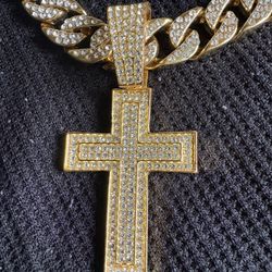 Large Cuban Link Chain With Cross Pendant 