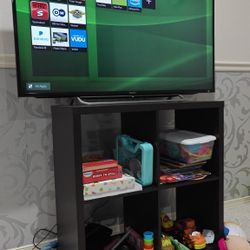 Sony 48" Smart LED TV + Wall mount