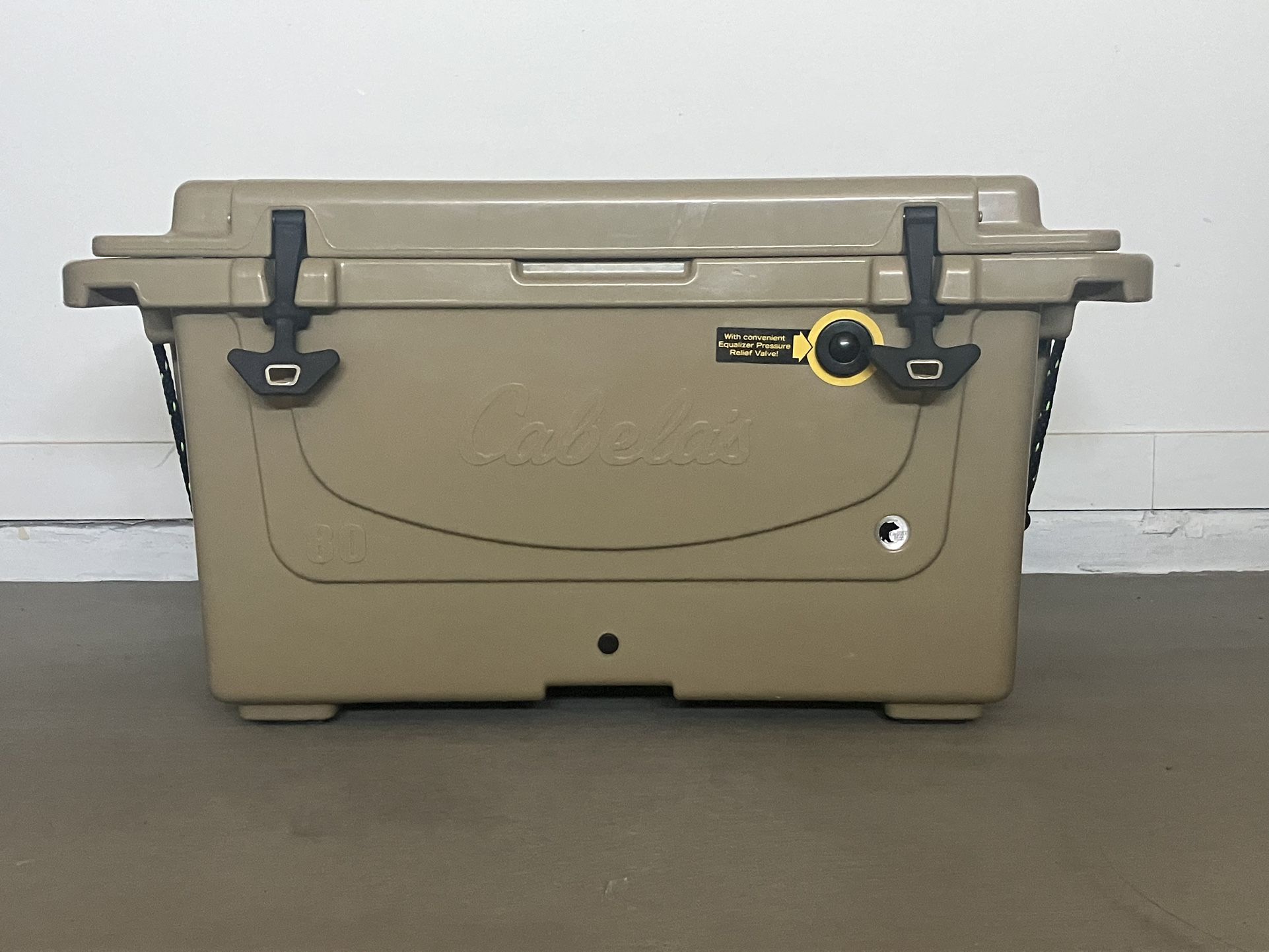 Cabela’s Polar Cap Equalizer, 80-quart Cooler