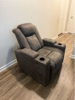 Two piece automatic recliners 4 seats in all