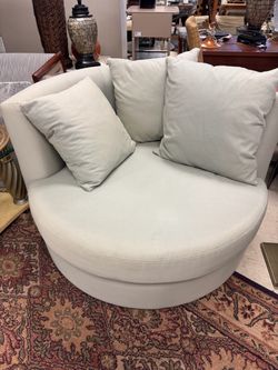 Oversized Round Swivel Chair with Pillows