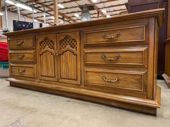 THOMASVILLE Vintage Mediterranean Style Triple Dresser