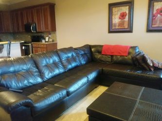 BEAUTIFUL SECTIONAL WITH OTTOMAN