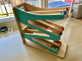 Lovevery car ramp racing track