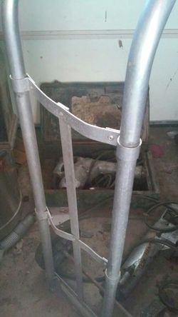 Aluminum hand truck for parts