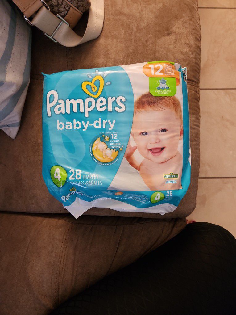 NEW Pampers Size 4