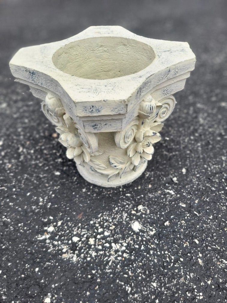 Decorative Planter for Potted Plants (Clay)