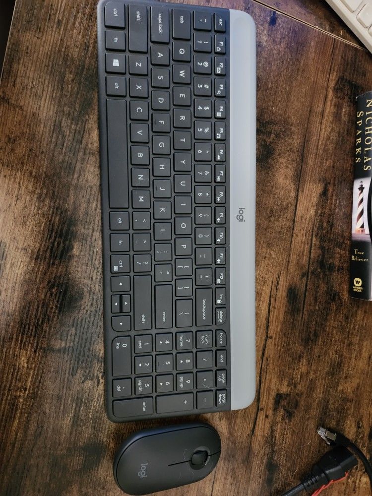 LogiTech Keyboard and Mouse Mk470