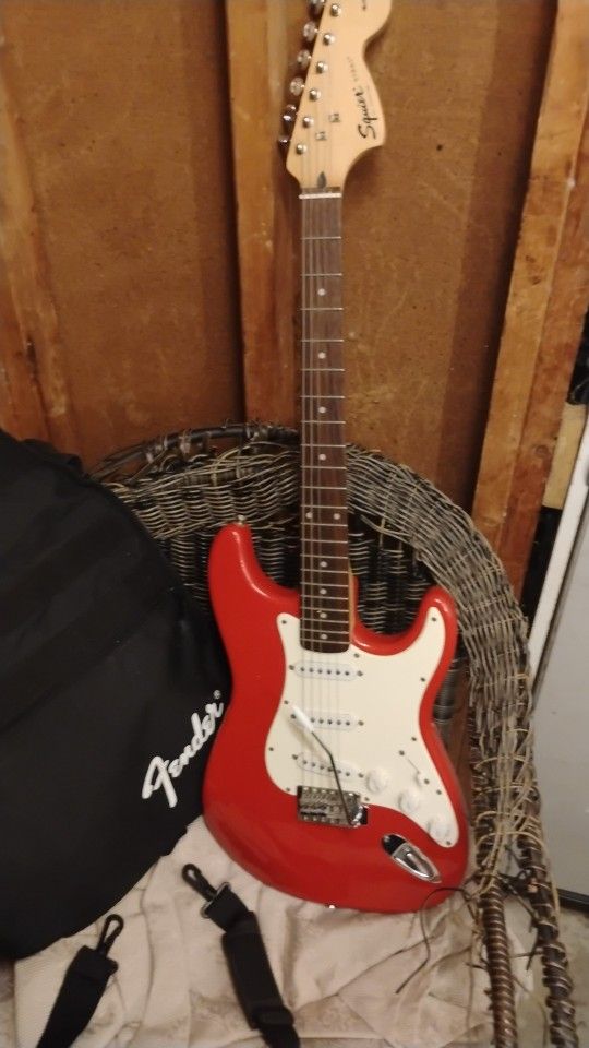 Fender Stratocaster Electric Guitar