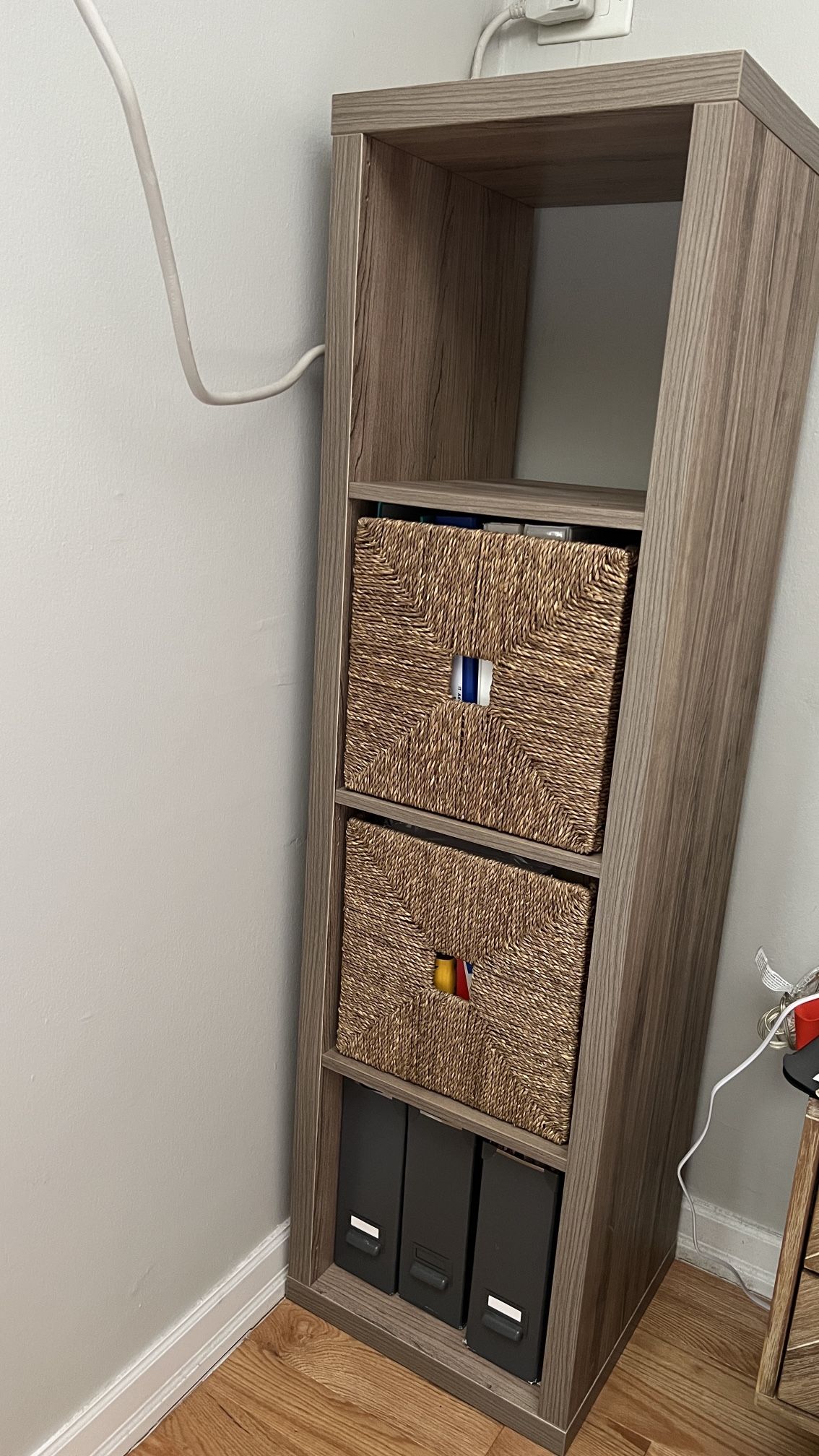 IKEA KALLAX 1x4 Walnut Effect Light Grey with 2 baskets