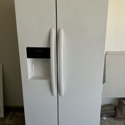 Frigidaire Refrigerator 